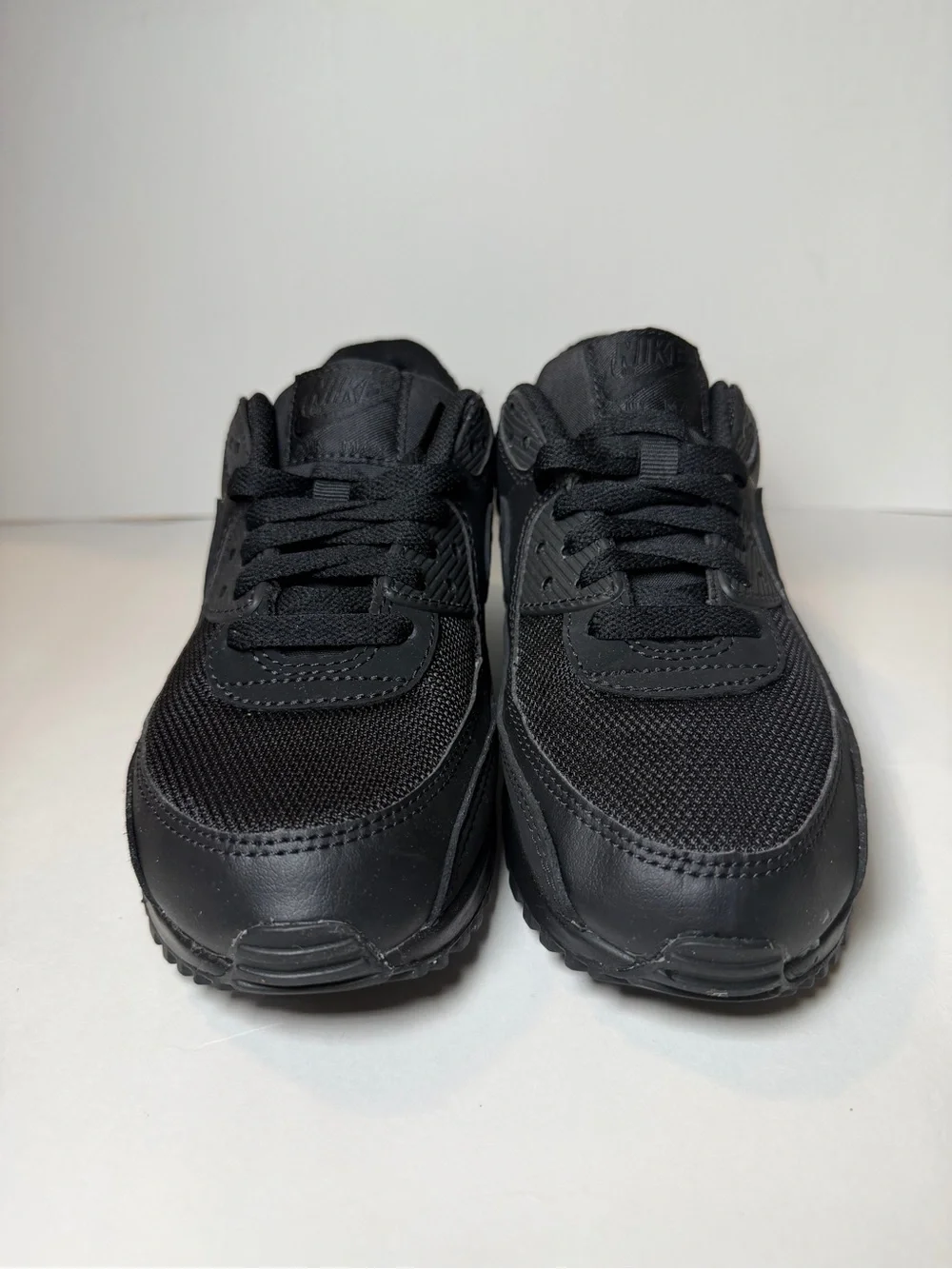 Nike Air Max 90 Sneakers - Black (6Y / 7.5 W)